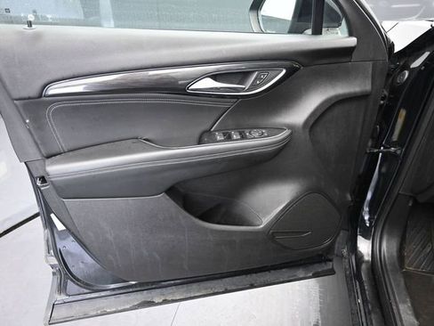 Used 2023 Buick Envision Preferred image 17