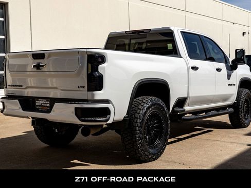Used 2022 Chevrolet Silverado 2500 LTZ w/ LTZ Plus Package image 10