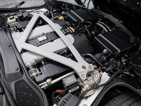 Used 2017 Aston Martin DB11 V12 image 31