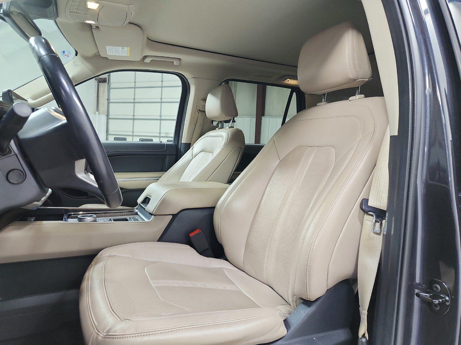 Used 2024 Ford Expedition Limited RWD image 10