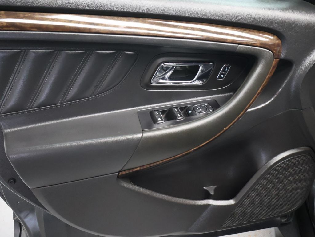 Used 2019 Ford Taurus Limited FWD image 14