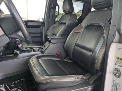 Used 2025 Ford Bronco Outer Banks image 16