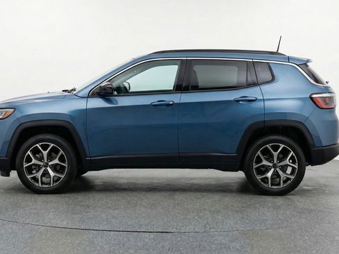 Used 2025 Jeep Compass Limited image 5