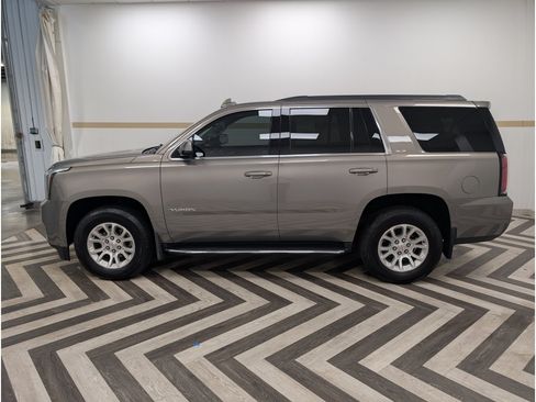 Used 2019 GMC Yukon SLT w/ HD Trailering Package AWD/4WD image 3