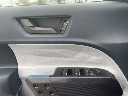 New 2025 Ford Maverick XLT image 18