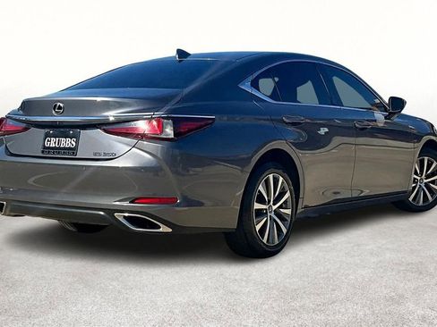Used 2019 Lexus ES 350 w/ Premium Package image 2