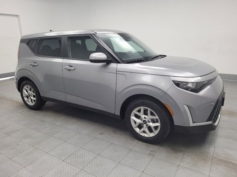 Used 2025 Kia Soul LX w/ LX Technology Package image 11