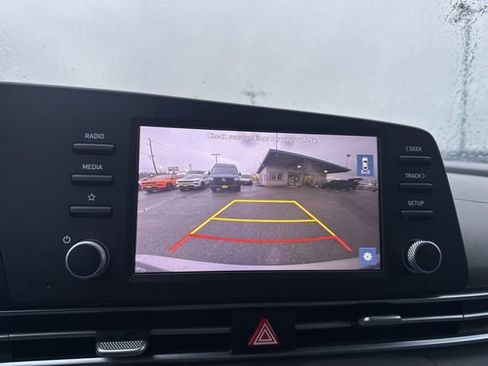 Used 2022 Hyundai Elantra SEL image 32