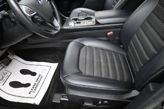 Used 2018 Ford Fusion SE w/ Equipment Group 201A FWD image 15