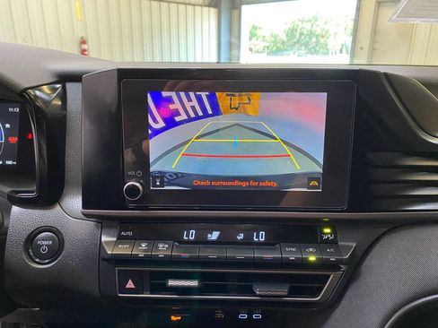 Used 2025 Toyota Camry LE FWD image 39