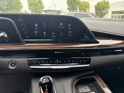 Certified 2023 Cadillac Escalade Premium Luxury AWD/4WD image 15