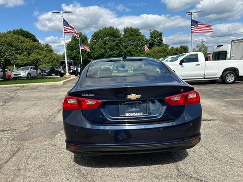 Used 2018 Chevrolet Malibu LT w/ Driver Confidence Package FWD image 4