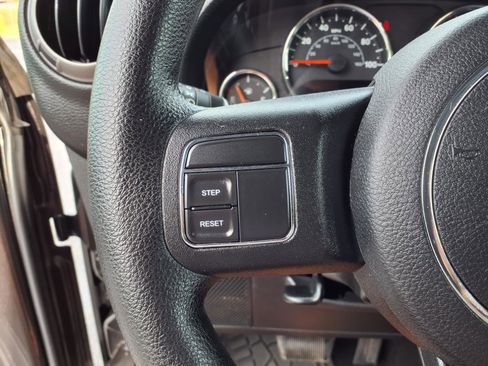 Used 2017 Jeep Wrangler Unlimited Sport image 12