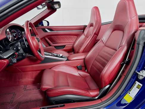 Used 2021 Porsche 911 Turbo image 27