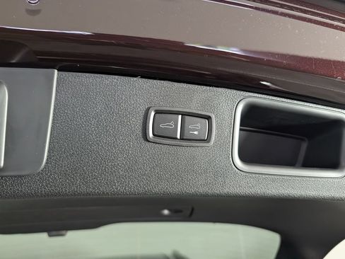 New 2026 Porsche Macan AWD/4WD image 18