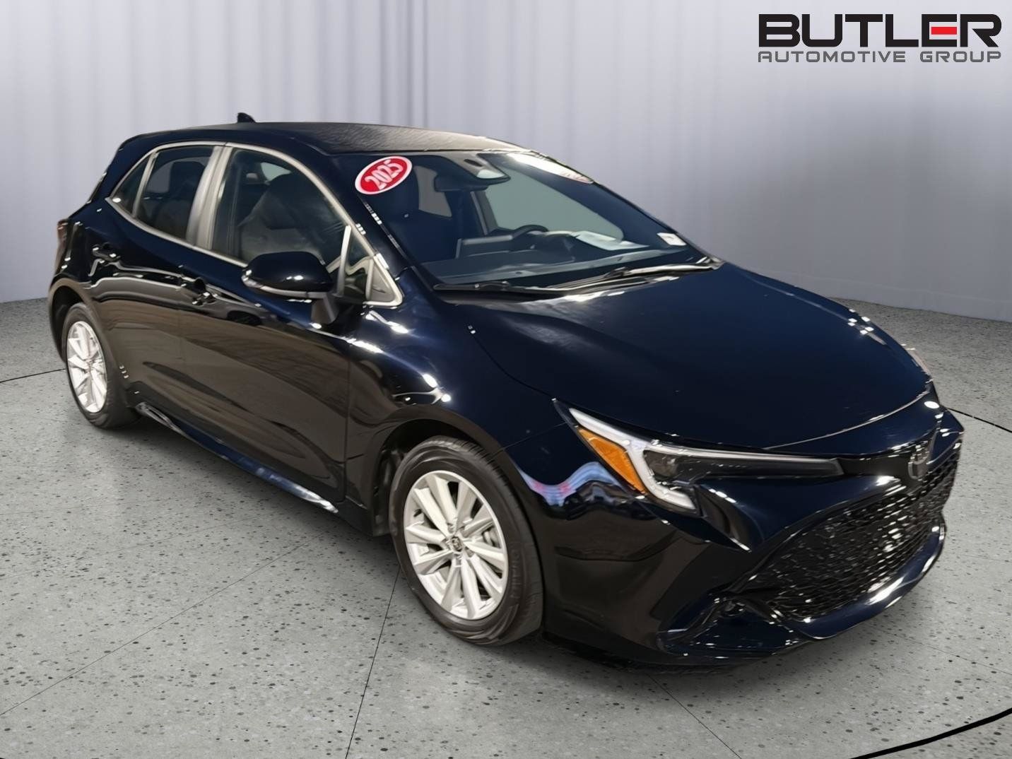 Certified 2025 Toyota Corolla SE w/ SE Package FWD image 8