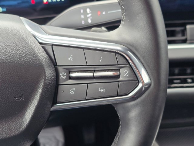 Used 2025 Chevrolet Equinox LT FWD image 32