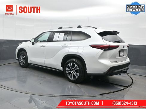 Used 2022 Toyota Highlander XLE image 8