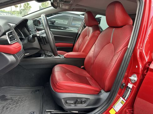 Used 2021 Toyota Camry XSE w/ Navigation Package FWD image 3
