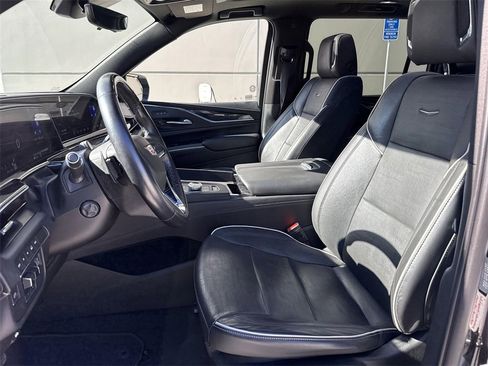 Used 2023 Cadillac Escalade ESV Sport image 18