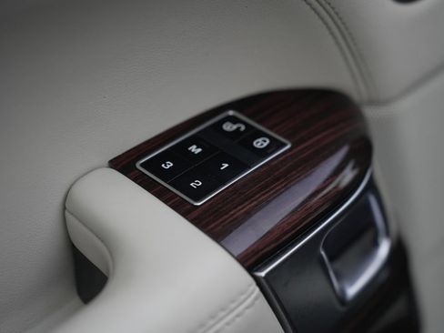 Used 2015 Land Rover Range Rover Supercharged image 18