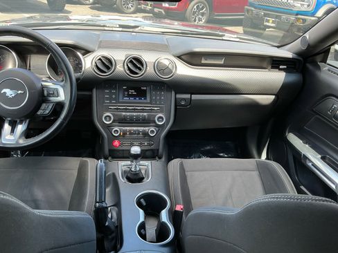Used 2018 Ford Mustang Coupe RWD image 15