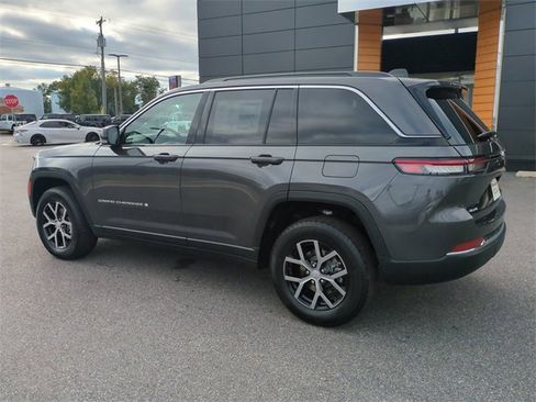 New 2025 Jeep Grand Cherokee Limited w/ Trailer Tow Package image 6