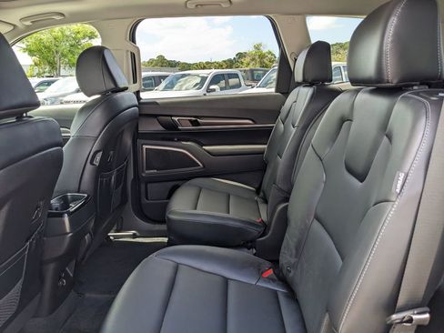 Used 2025 Kia Telluride S image 20