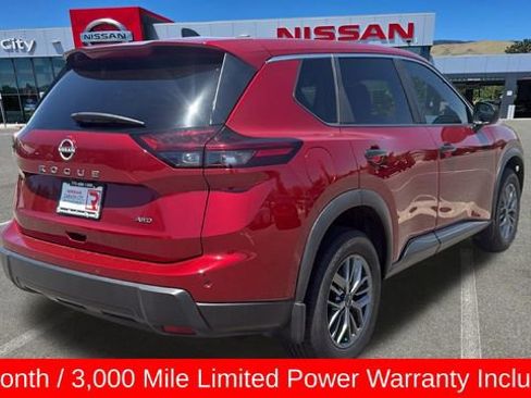 Used 2025 Nissan Rogue S AWD/4WD image 3