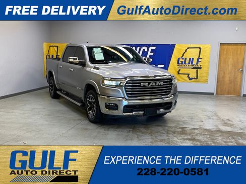 Used 2025 RAM 1500 Laramie AWD/4WD image 1