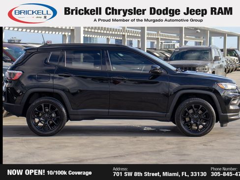 Used 2023 Jeep Compass Altitude image 4