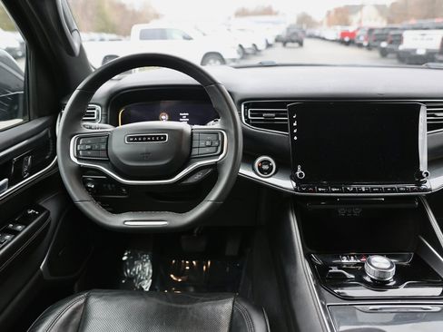 Used 2022 Jeep Wagoneer Series I w/ Premium Group I image 17