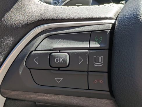 New 2025 Jeep Grand Cherokee Limited w/ Black Appearance Package image 22