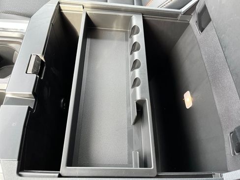 New 2025 Ford F250 Lariat image 24