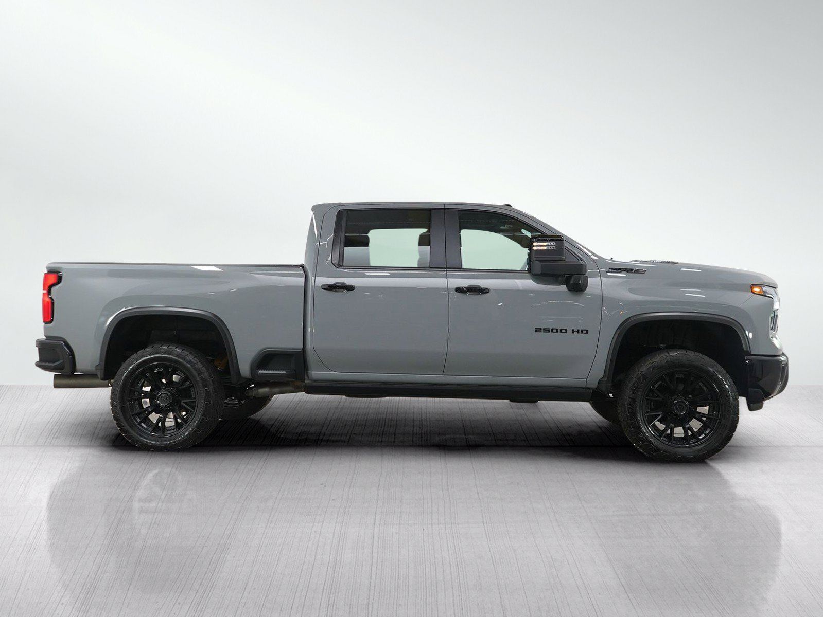 Used 2025 Chevrolet Silverado 2500 ZR2 w/ Technology Package AWD/4WD image 7