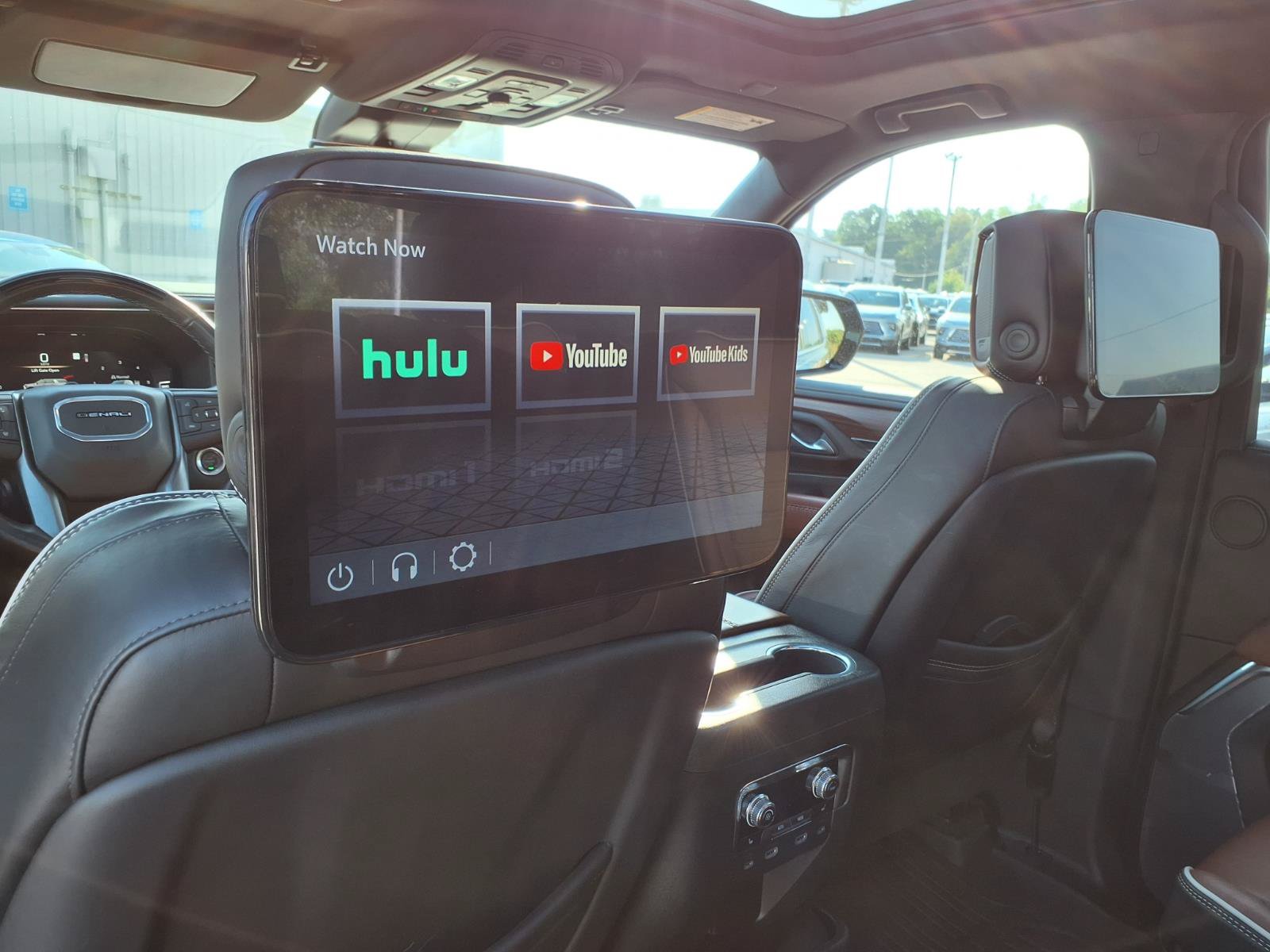 Used 2024 GMC Yukon Denali Ultimate AWD/4WD image 31