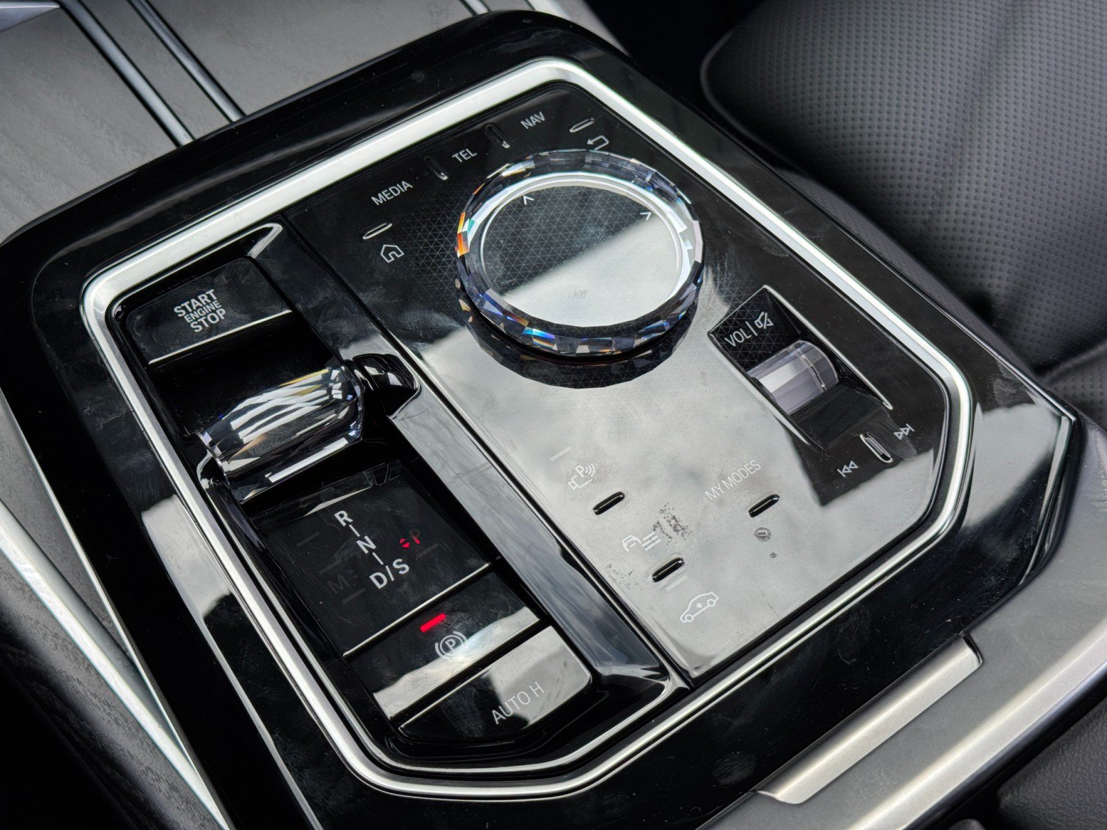 Used 2025 BMW 740i RWD image 36