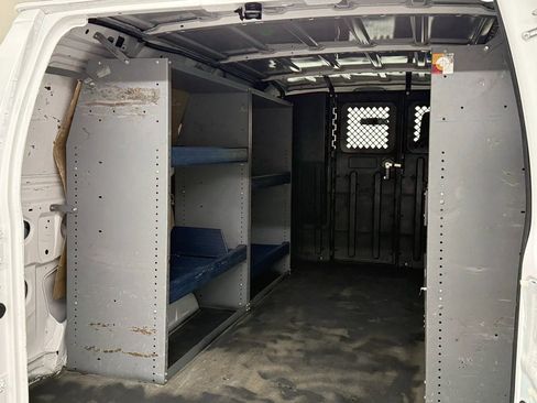 Used 2011 Ford E-150 and Econoline 150 w/ Commercial Cargo Van Pkg image 27