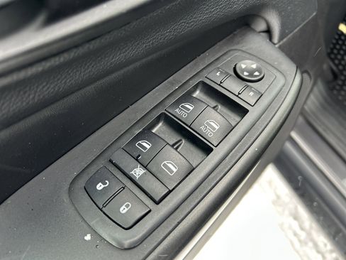 Used 2020 Jeep Cherokee Trailhawk w/ Comfort & Convenience Group image 15