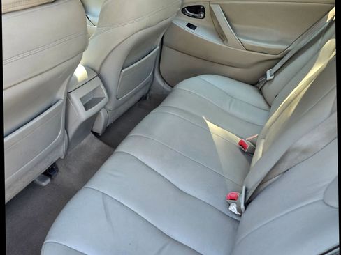 Used 2007 Toyota Camry LE image 7
