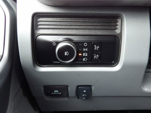 Used 2024 Ford F550 4x4 Crew Cab Super Duty w/ XLT Value Package image 19