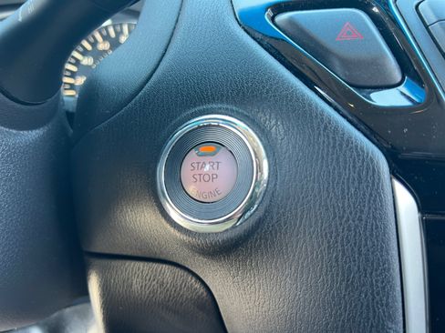 Used 2017 Nissan Pathfinder S FWD image 28