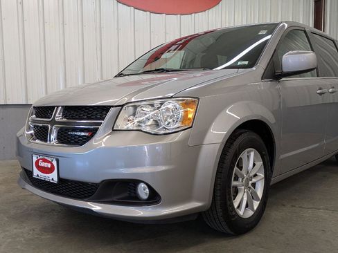 Used 2020 Dodge Grand Caravan SXT w/ Rear Park Assist Package image 7