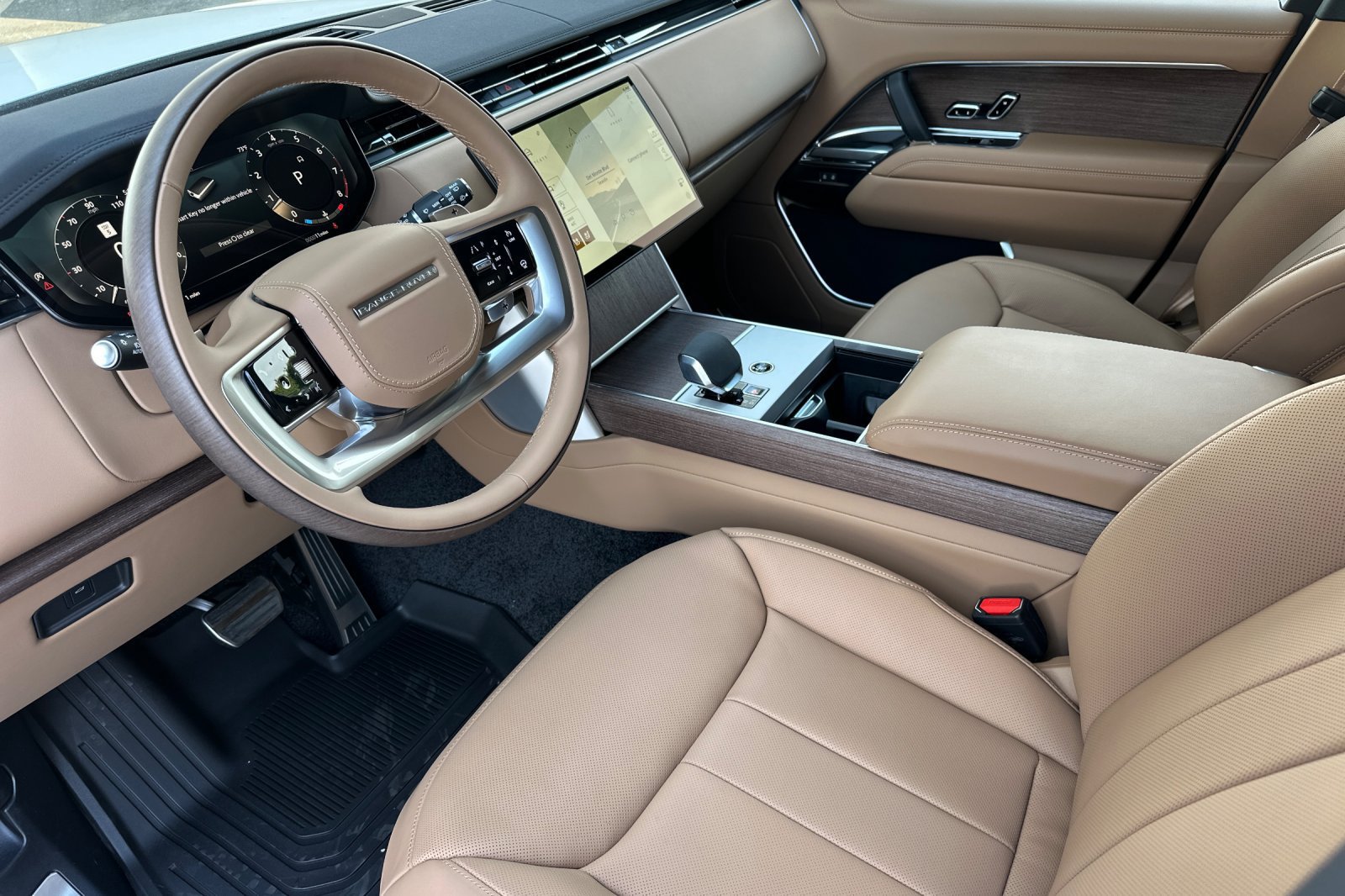New 2026 Land Rover Range Rover Long Wheelbase SE AWD/4WD image 10