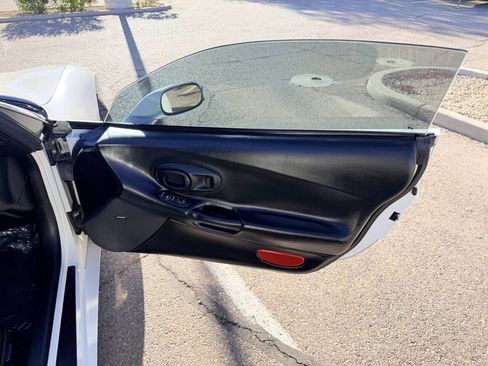 Used 2002 Chevrolet Corvette Convertible w/ Preferred Equipment Group2 RWD image 22