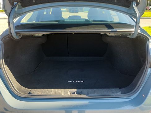 Certified 2025 Nissan Sentra SR FWD image 12