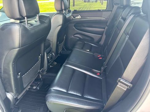 Used 2018 Jeep Grand Cherokee Limited AWD/4WD image 9
