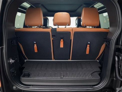 Used 2024 Land Rover Defender 90 V8 image 38