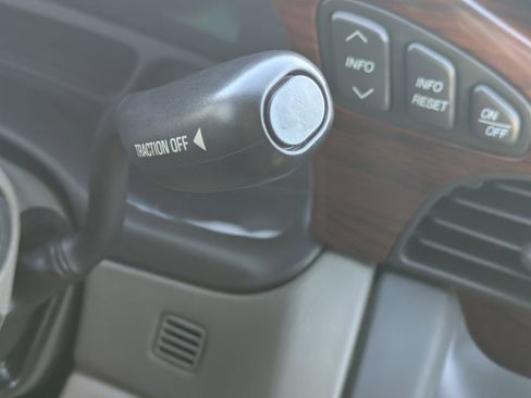 Used 2000 Cadillac De Ville w/ Comfort/Convenience Pkg image 27