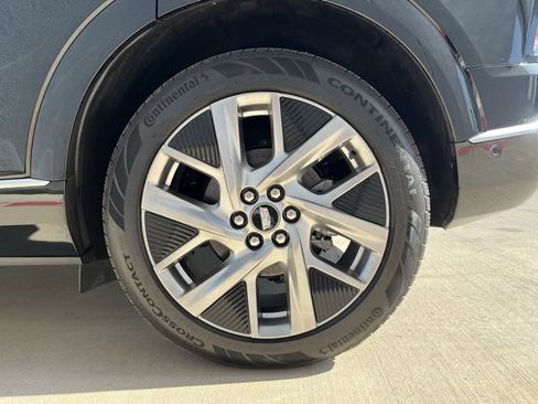 Certified 2025 Cadillac Optiq Luxury 1 image 8